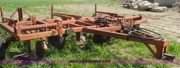 image for item U9981 Sunflower H15 15' V-bottom plow