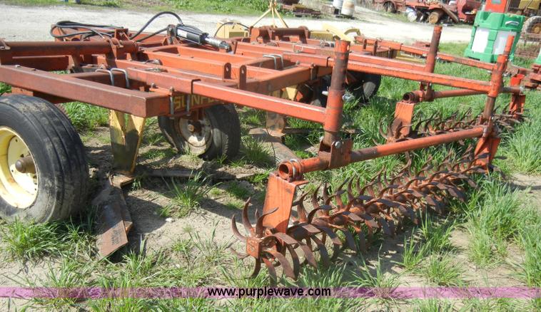image for item U9981 Sunflower H15 15' V-bottom plow
