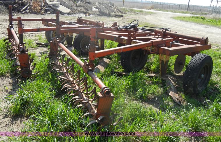 image for item U9981 Sunflower H15 15' V-bottom plow