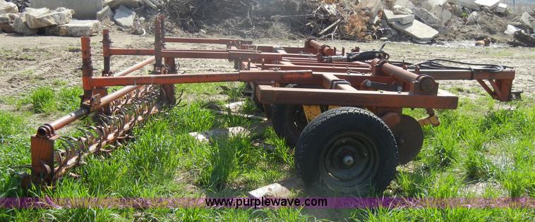 image for item U9981 Sunflower H15 15' V-bottom plow