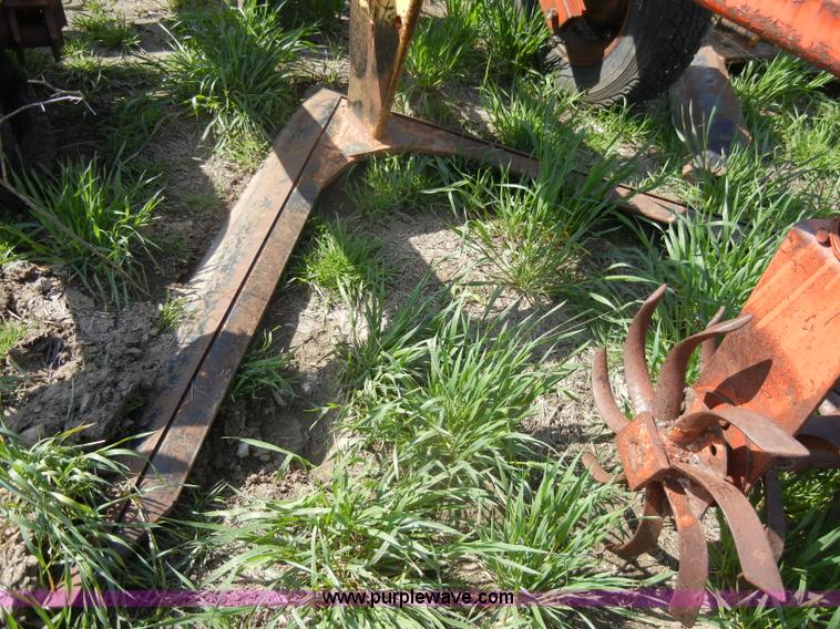 image for item U9981 Sunflower H15 15' V-bottom plow