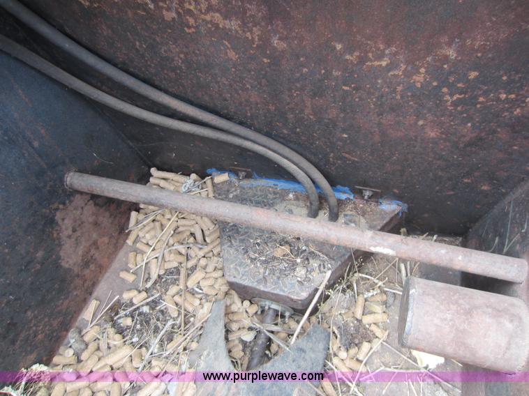 image for item V9002 Custom built cube feeder