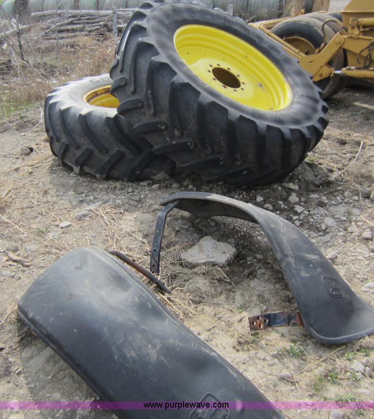 image for item V9003 Assorted tires and wheels