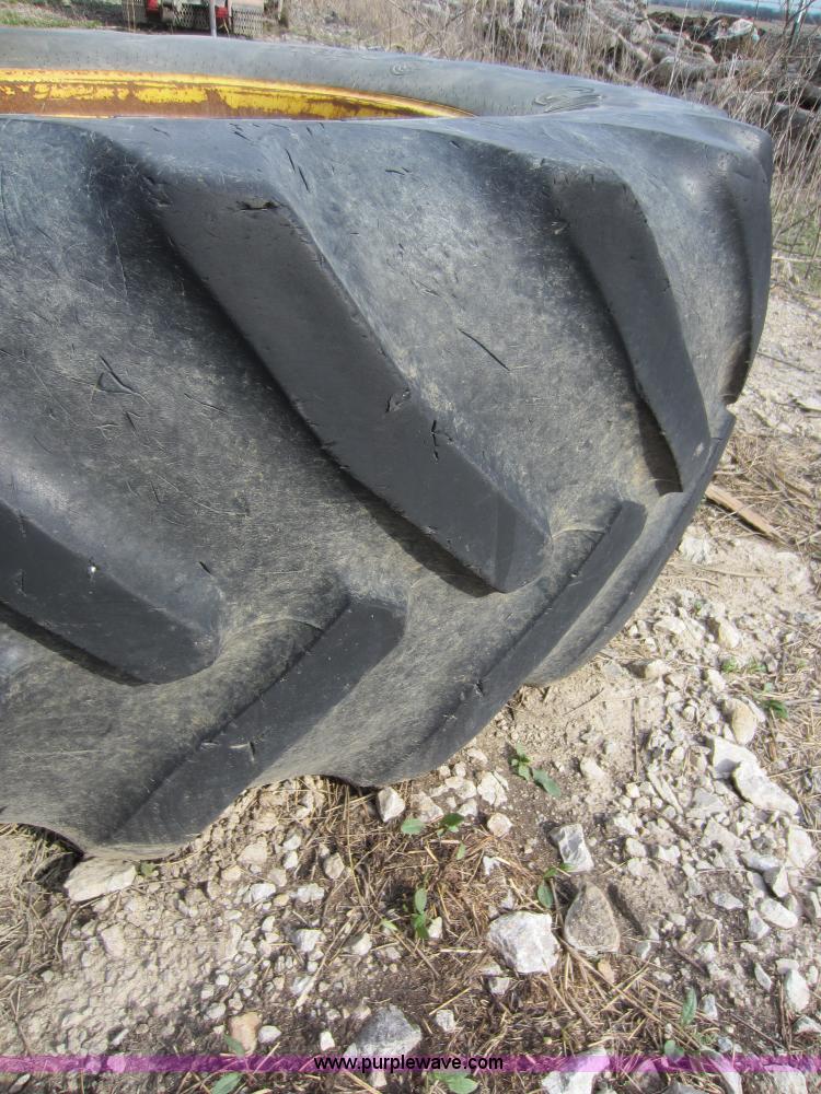 image for item V9003 Assorted tires and wheels