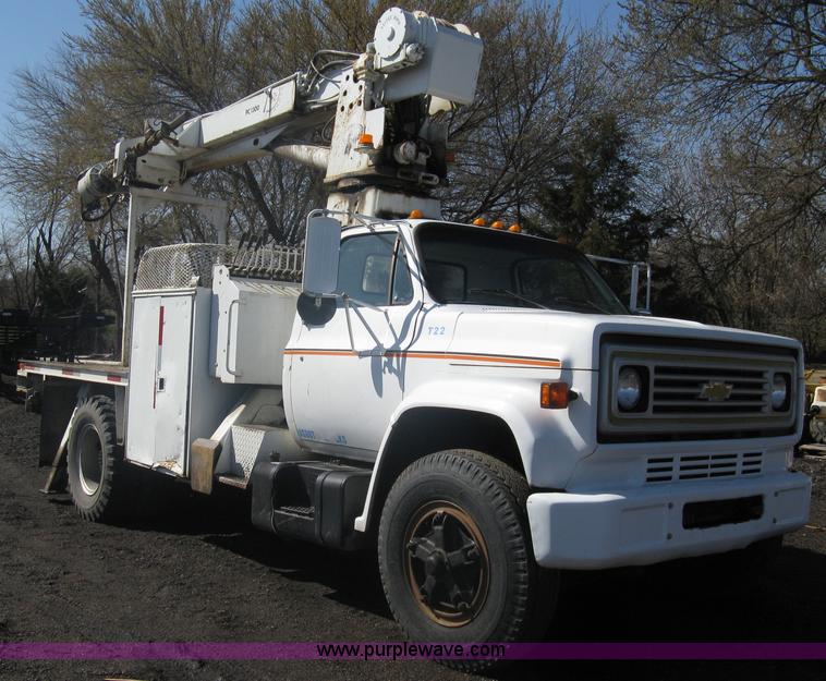 image for item A6113 1985 Chevrolet Kodiak C70 boom/digger derrick truck
