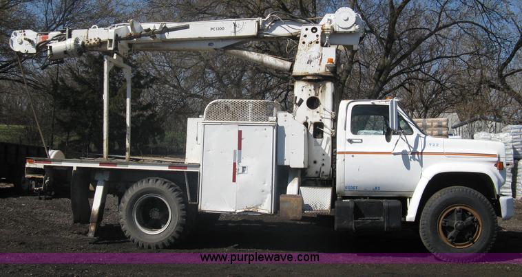 image for item A6113 1985 Chevrolet Kodiak C70 boom/digger derrick truck