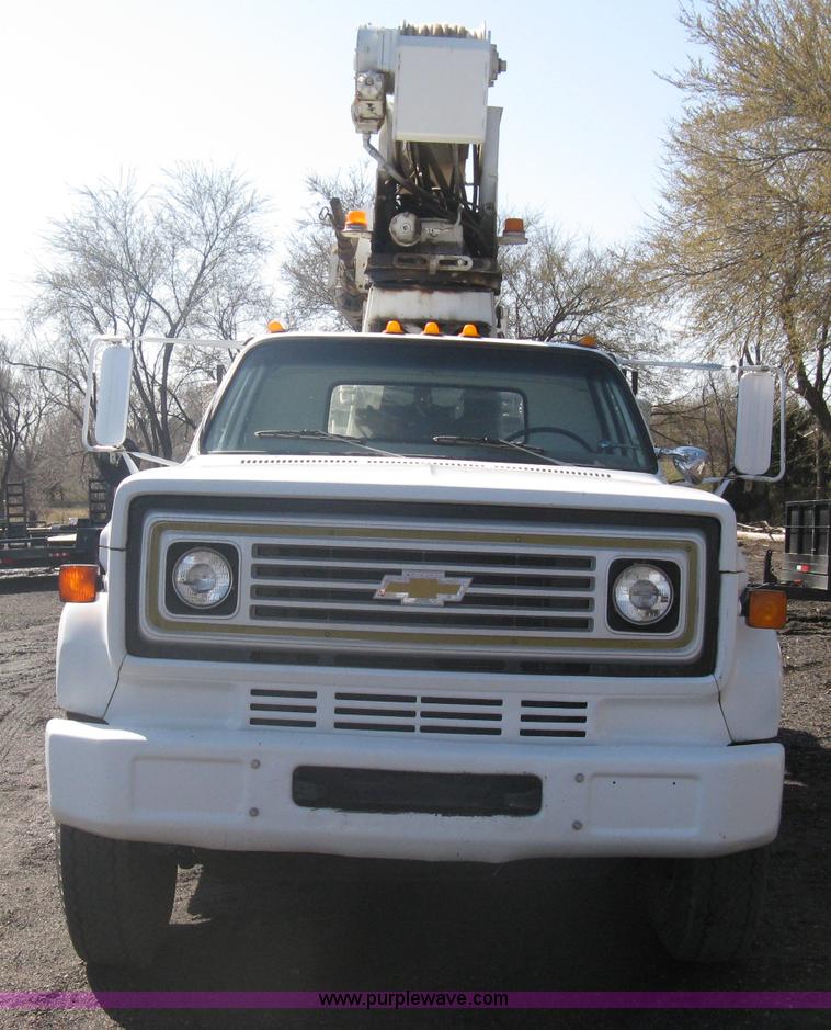 image for item A6113 1985 Chevrolet Kodiak C70 boom/digger derrick truck