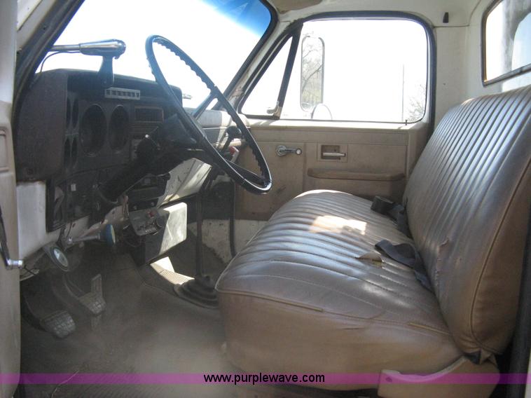 image for item A6113 1985 Chevrolet Kodiak C70 boom/digger derrick truck