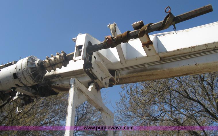 image for item A6113 1985 Chevrolet Kodiak C70 boom/digger derrick truck