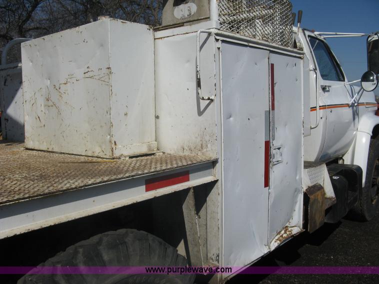 image for item A6113 1985 Chevrolet Kodiak C70 boom/digger derrick truck