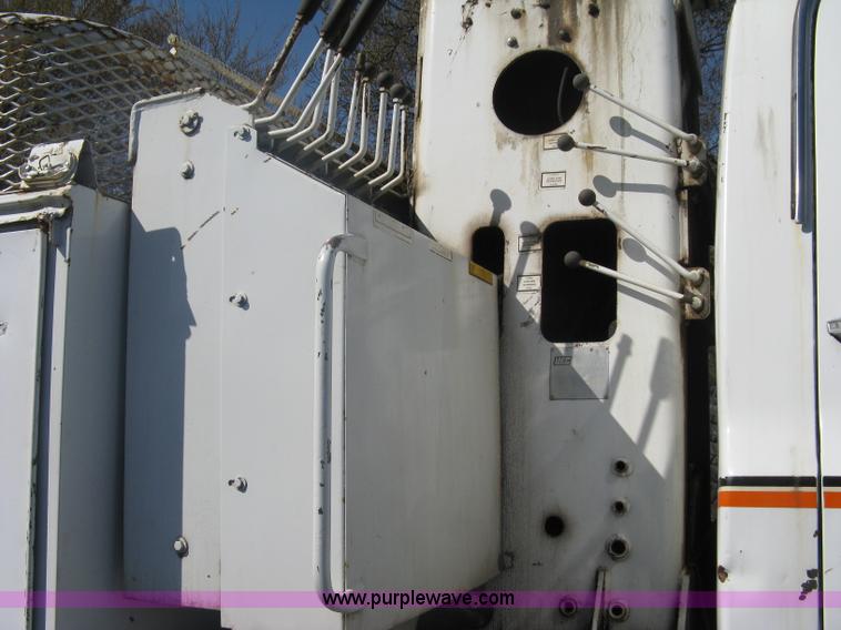 image for item A6113 1985 Chevrolet Kodiak C70 boom/digger derrick truck