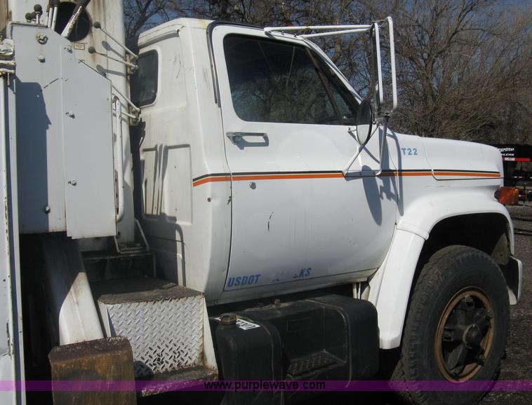 image for item A6113 1985 Chevrolet Kodiak C70 boom/digger derrick truck