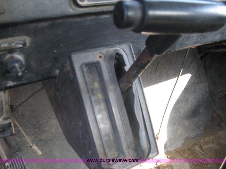 image for item A6114 1986 International 1654 dump truck