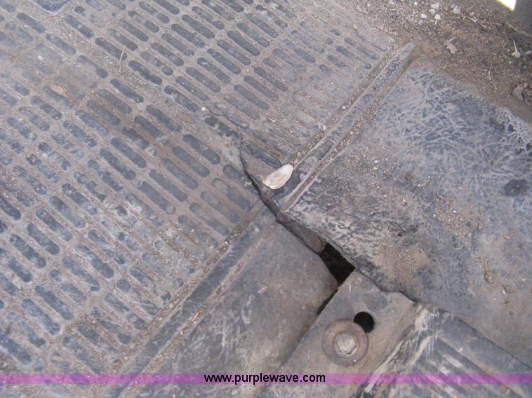 image for item A6114 1986 International 1654 dump truck