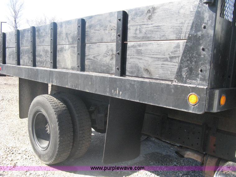 image for item A6114 1986 International 1654 dump truck