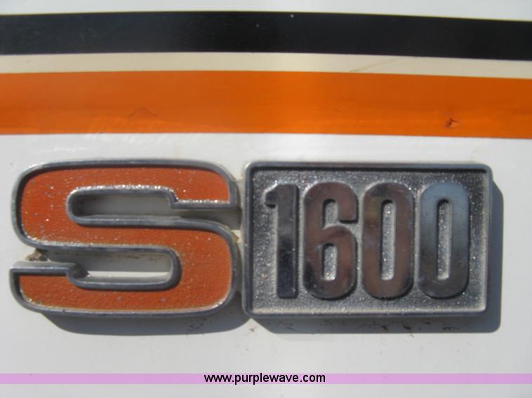 image for item A6114 1986 International 1654 dump truck