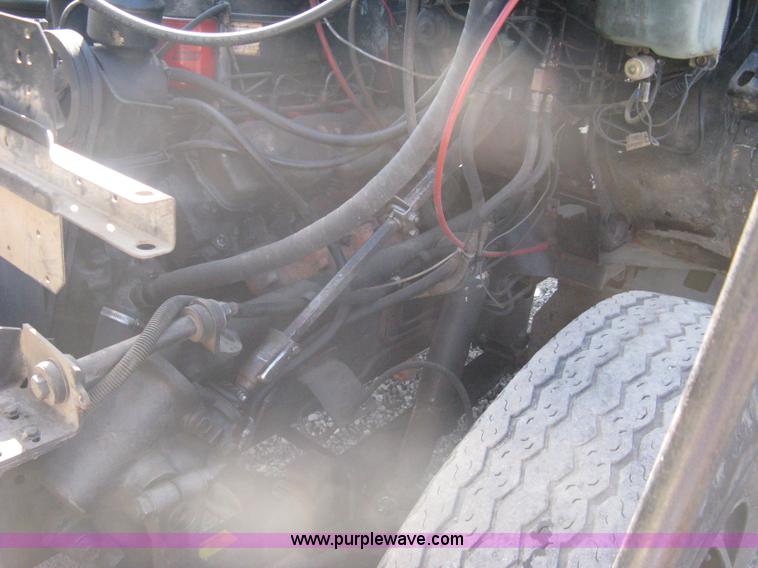 image for item A6114 1986 International 1654 dump truck