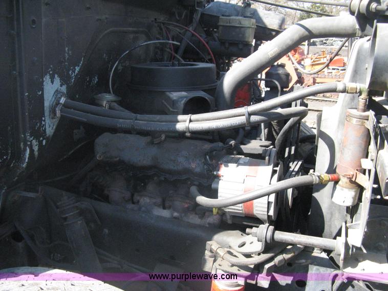 image for item A6114 1986 International 1654 dump truck