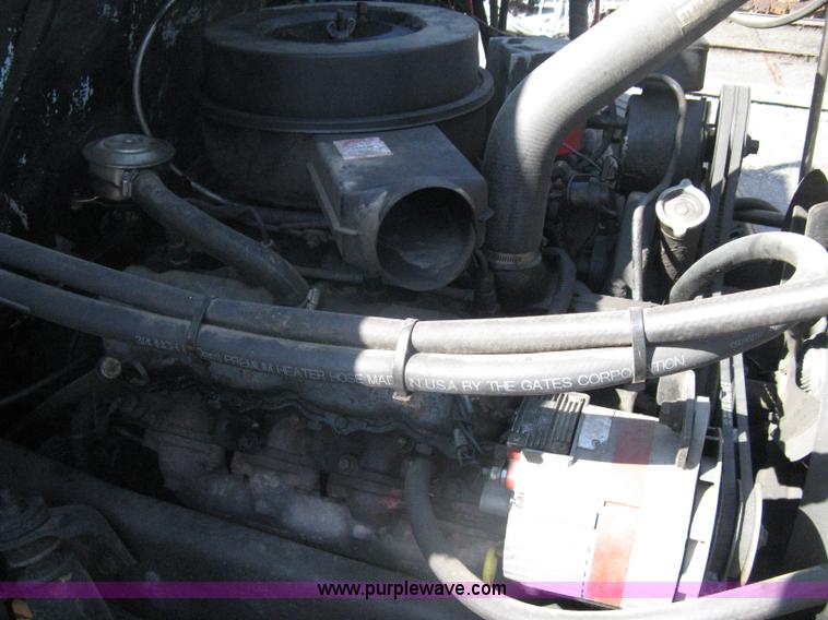 image for item A6114 1986 International 1654 dump truck