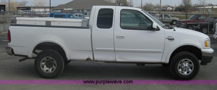 image for item A6125 1999 Ford F250 XLT SuperCab pickup truck