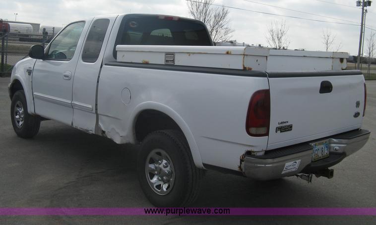 image for item A6125 1999 Ford F250 XLT SuperCab pickup truck