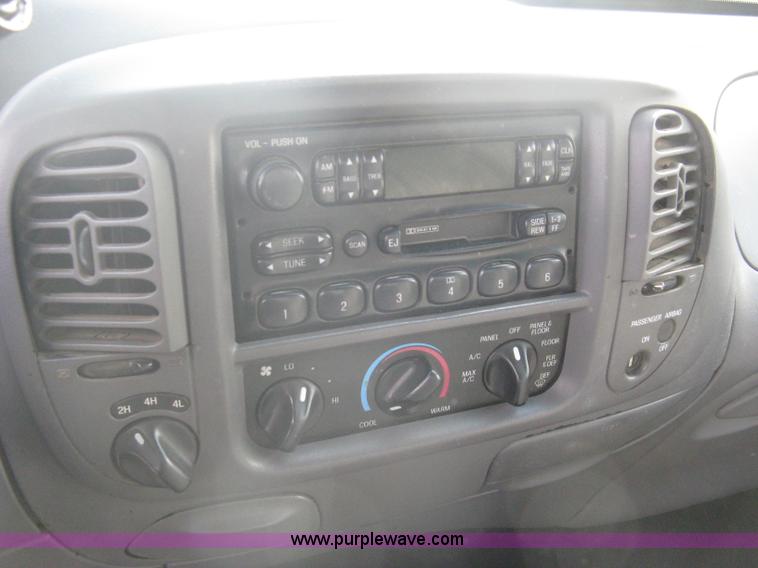 image for item A6125 1999 Ford F250 XLT SuperCab pickup truck