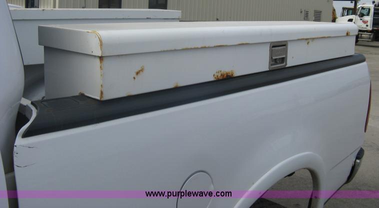 image for item A6125 1999 Ford F250 XLT SuperCab pickup truck