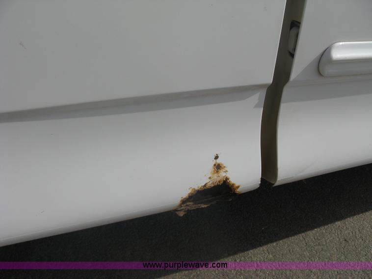 image for item A6125 1999 Ford F250 XLT SuperCab pickup truck