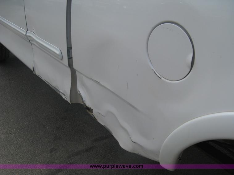 image for item A6125 1999 Ford F250 XLT SuperCab pickup truck