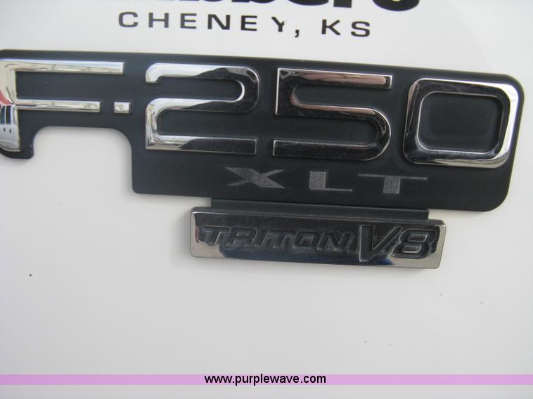 image for item A6125 1999 Ford F250 XLT SuperCab pickup truck