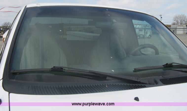 image for item A6125 1999 Ford F250 XLT SuperCab pickup truck