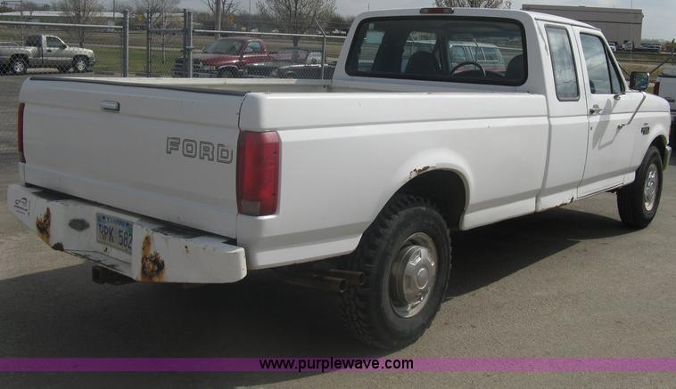 image for item A6126 1996 Ford F250 XL SuperCab pickup truck