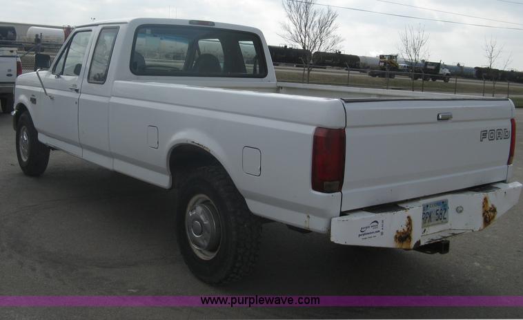 image for item A6126 1996 Ford F250 XL SuperCab pickup truck