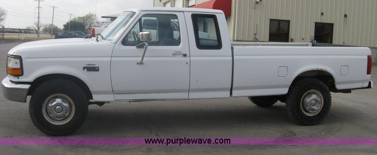 image for item A6126 1996 Ford F250 XL SuperCab pickup truck