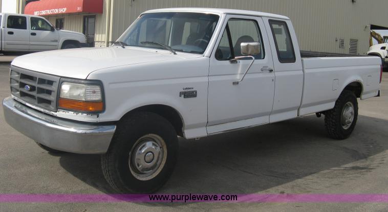 image for item A6126 1996 Ford F250 XL SuperCab pickup truck