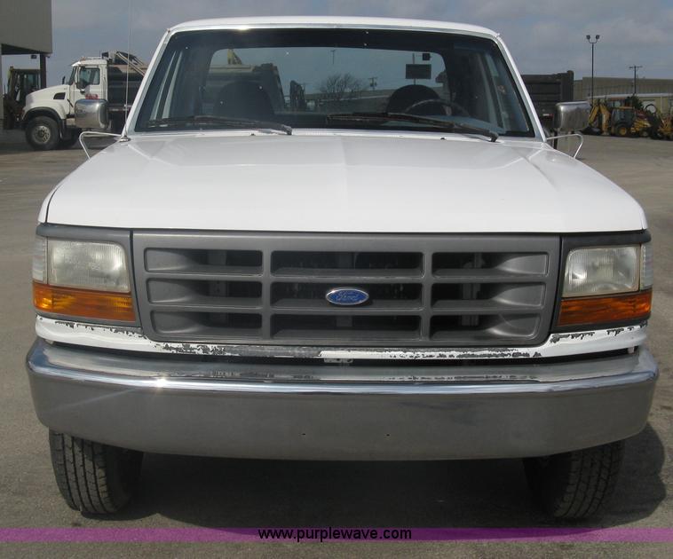 image for item A6126 1996 Ford F250 XL SuperCab pickup truck