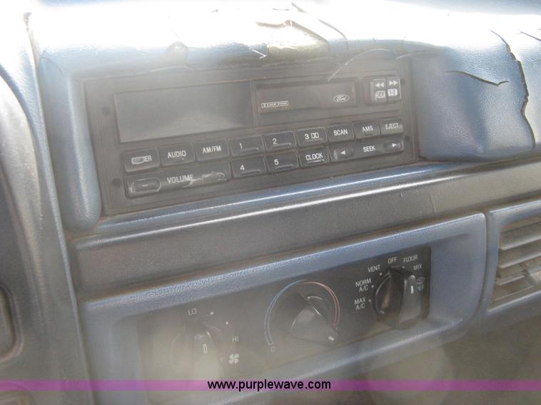 image for item A6126 1996 Ford F250 XL SuperCab pickup truck