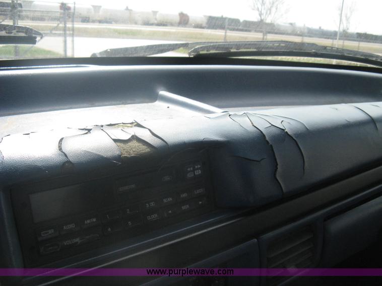 image for item A6126 1996 Ford F250 XL SuperCab pickup truck