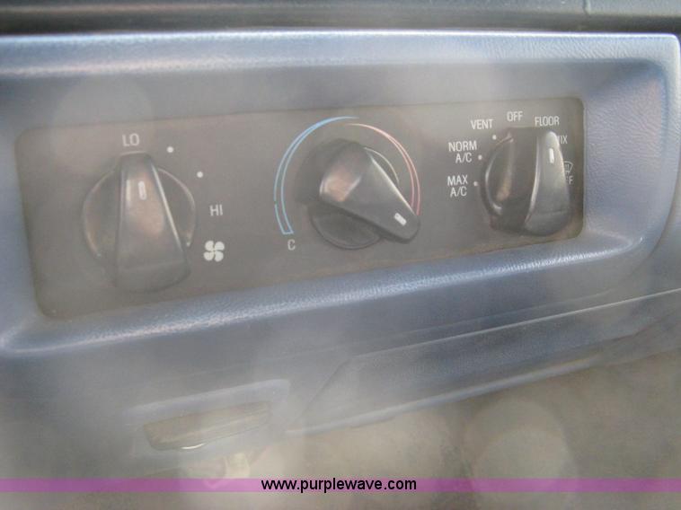 image for item A6126 1996 Ford F250 XL SuperCab pickup truck