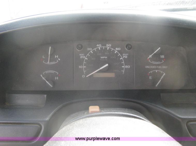 image for item A6126 1996 Ford F250 XL SuperCab pickup truck