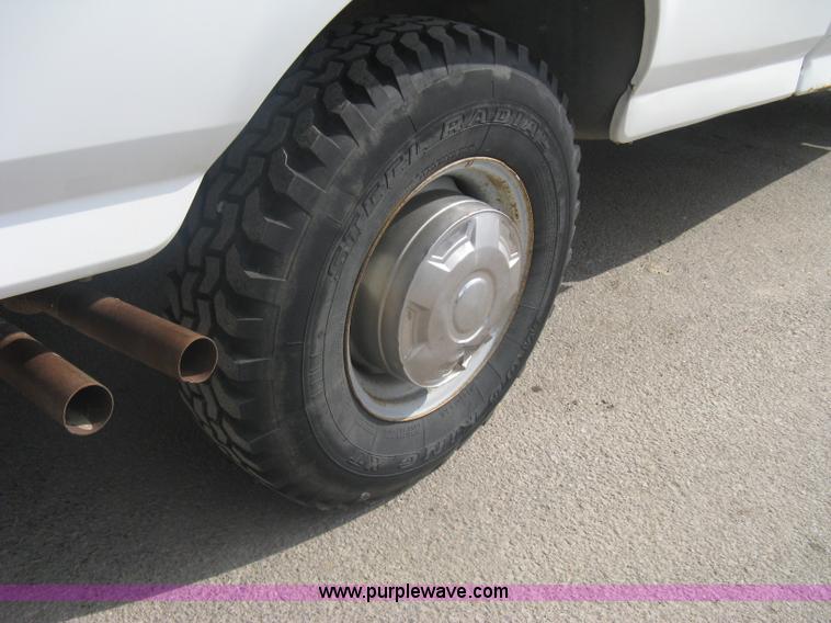 image for item A6126 1996 Ford F250 XL SuperCab pickup truck