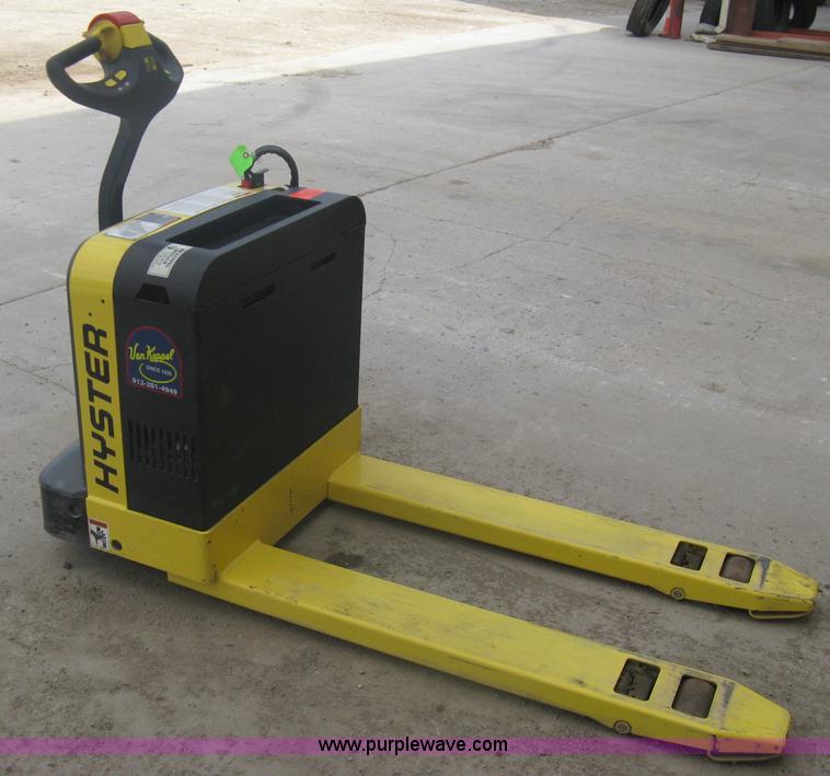 image for item A6127 Hyster W40Z motorized pallet jack