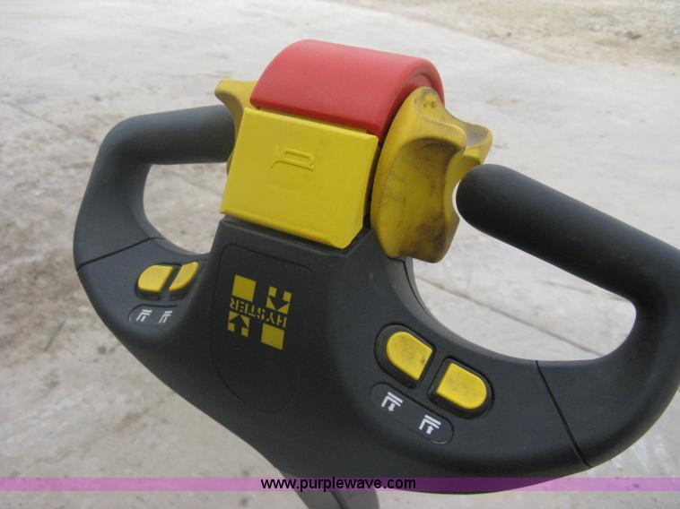 image for item A6127 Hyster W40Z motorized pallet jack