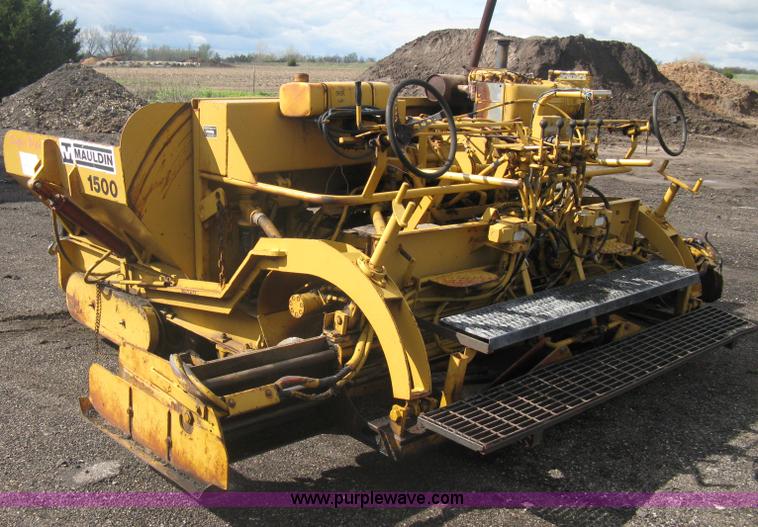 image for item A6147 Mauldin 1500 Super Paver asphalt paver