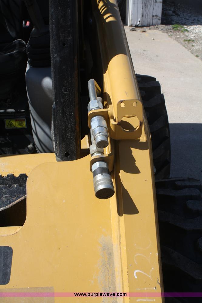 image for item A6833 2009 Caterpillar 236B II skid steer