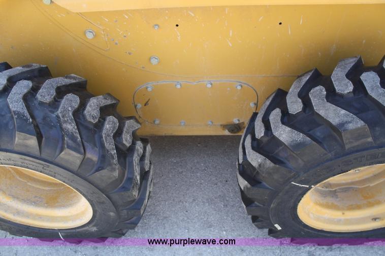 image for item A6833 2009 Caterpillar 236B II skid steer
