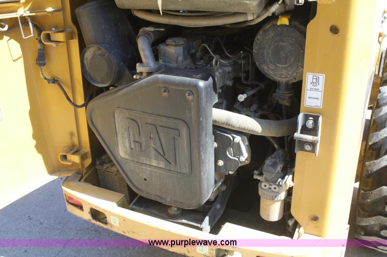 image for item A6833 2009 Caterpillar 236B II skid steer