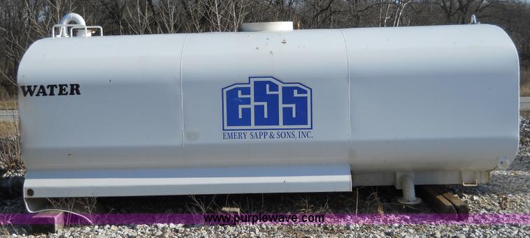 image for item B1040 Truck mount water tank