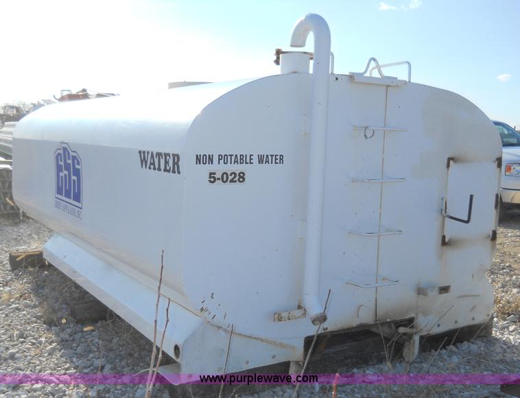 image for item B1040 Truck mount water tank
