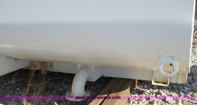 image for item B1040 Truck mount water tank